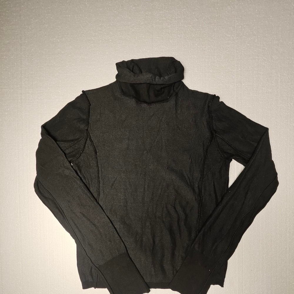 Free People black long sleeve mock neck activewear top in size M